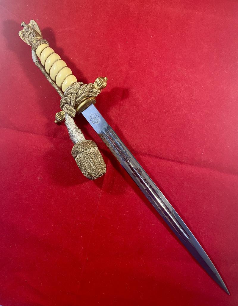 Additional photos of WW2 German Navy Officers Kriegsmarine Dagger with Hammered Scabbard - 51318