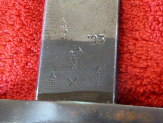 British WW1 SMLE 1907 Pattern Sanderson Bayonet with Scabbard and Later Canvas Frog