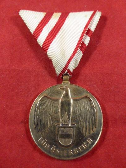 WW1 Austrian Commemorative Medal 1914 – 1918 with Original Ribbon