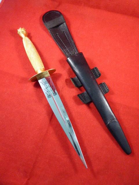 Commemorative FS Style Knife and Leather Sheath by Franklin Mint 1991