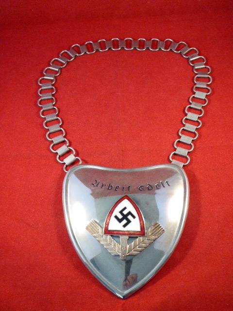 Reproduction WW2 German RAD Standard Flag Bearer’s Gorget Breastplate with Chain