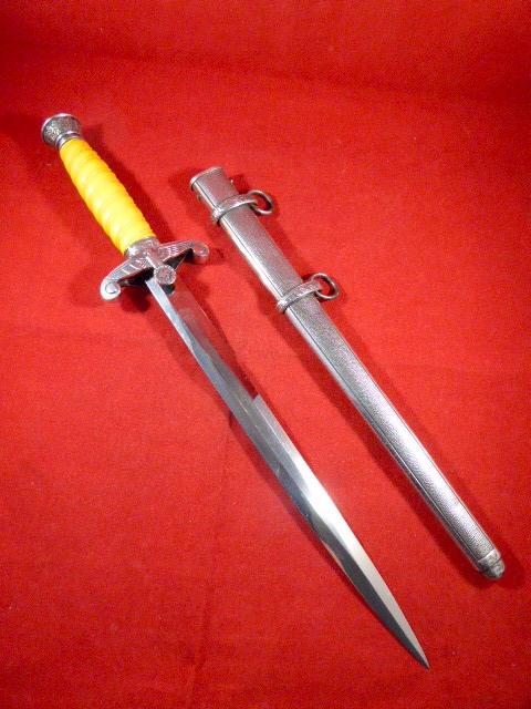 WW2 German Army Dagger with a beautiful Yellow/Butterscotch Grip by ROBERT KLAAS
