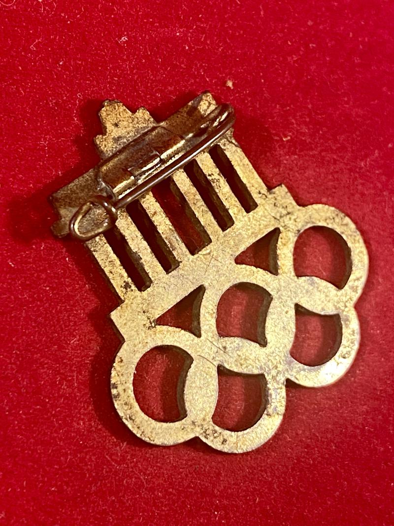 REPRODUCTION XI OLYMPIADE BERLIN 1936 Olympic Games Brandenburg Gate White Enamel Pin Badge