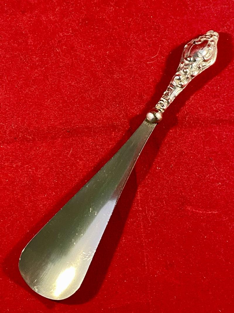 1913 Chester Hallmarked Silver Handled Shoe Horn by J & R Griffin