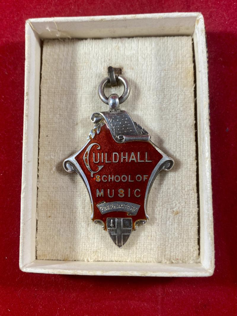 Guildhall School of Music Hallmarked Silver Medallion to Ronald Holloway – Pianoforte - London 1931 with Box
