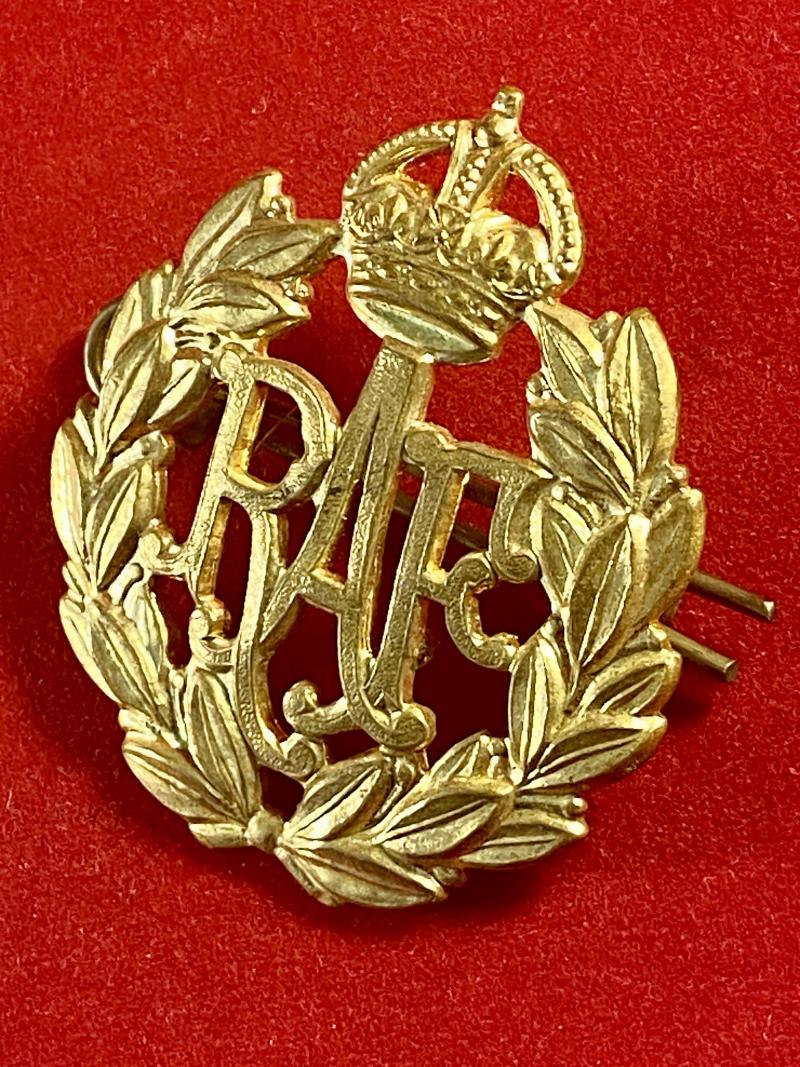 Near Mint WW2 Period Gilt on Brass RAF Cap Badge