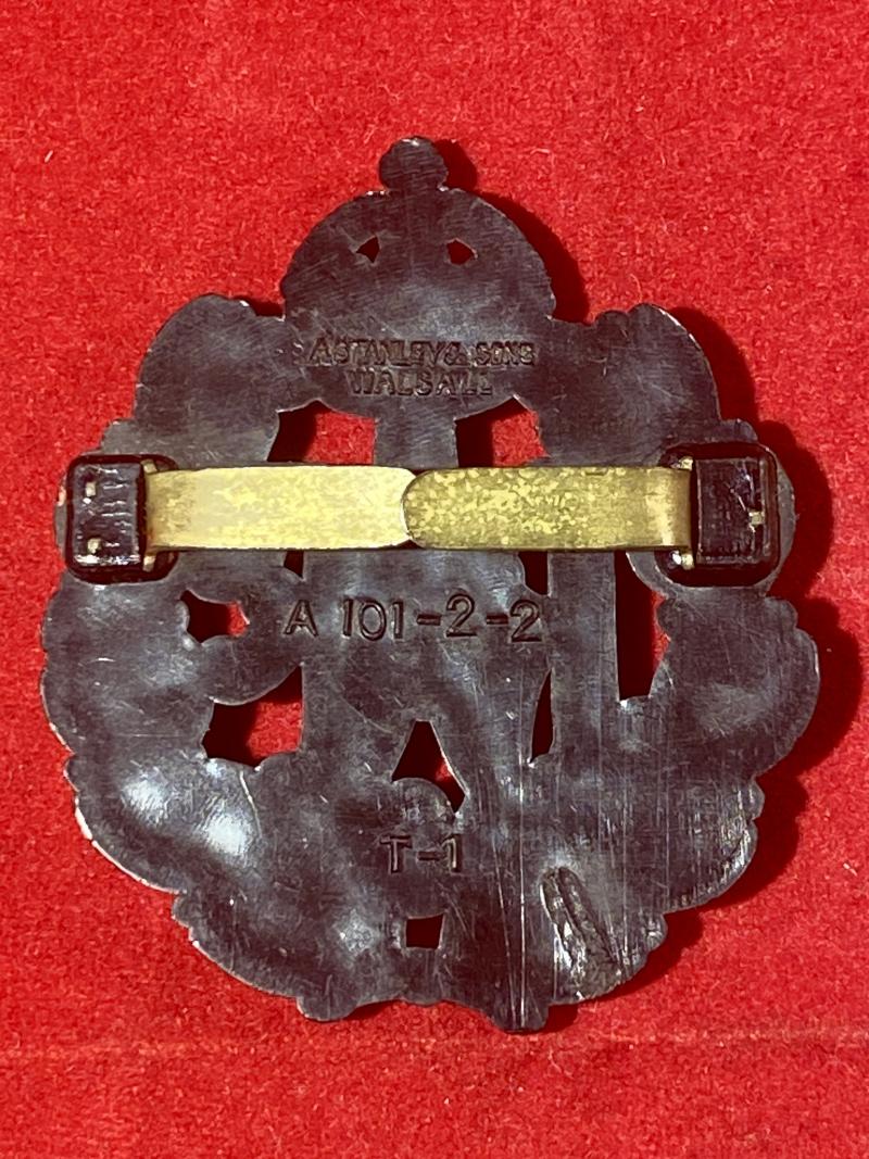 Original Near Mint WW2 Royal Air Force Plastic Economy Cap Badge