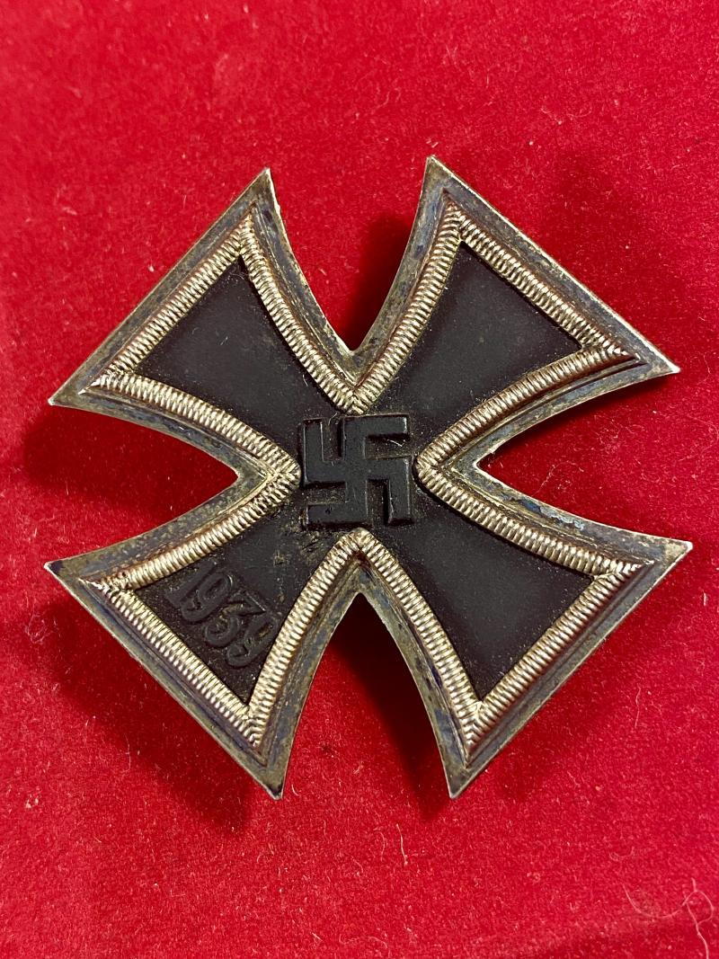 Extra Photos of German WW2 1939 Iron Cross 1st Class - 51890
