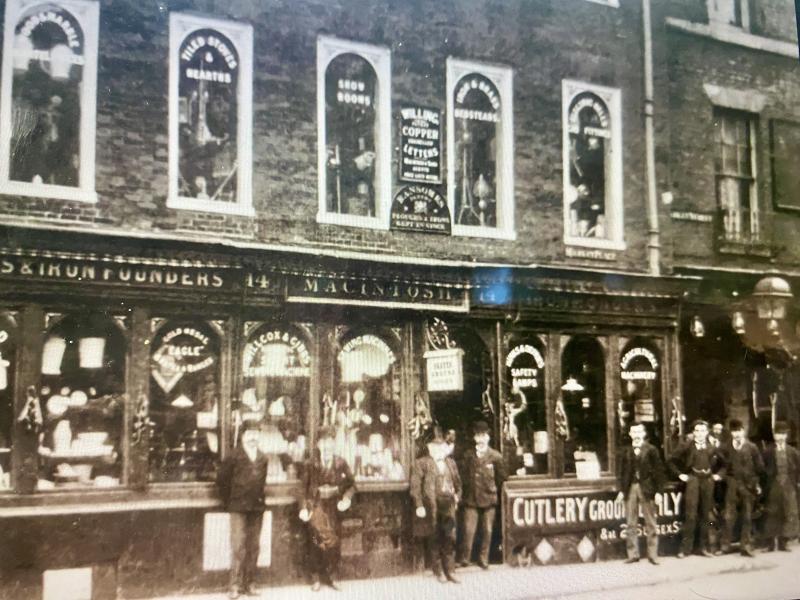 Rare Antique Retraceable 1.5” Miniature Tape Measure Advertising A. MCINTOSH & SONS LTD of Cambridge c1890
