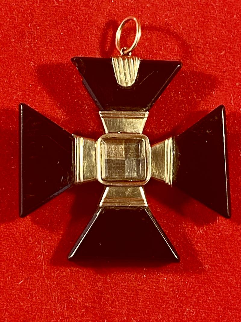 Rare Georgian Period Gold and Whitby Jet Maltese Cross Pendant c1830