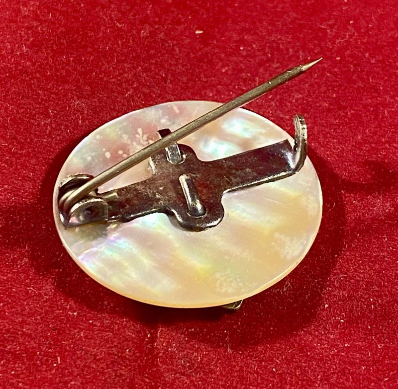 WW1 5th London Rifle Brigade Gilt Brass, Enamel and Mother of Pearl Sweetheart Brooch