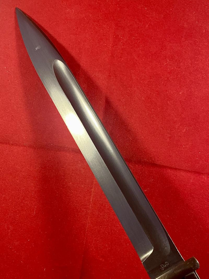 Fine WW2 German K-98 or M1884-98 III Bayonet by Carl Eickhorn with Bakelite Grip and Matching S/No. 1000 dated 1940