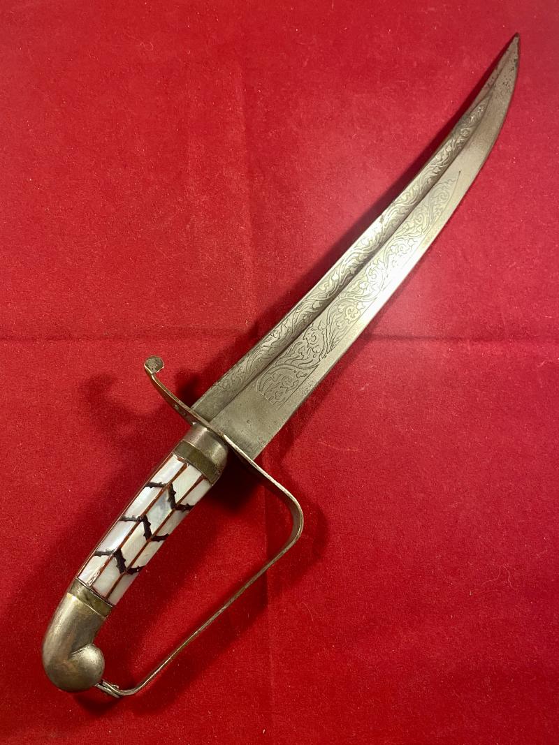 Beautiful 19th Century “Hybrid” Indo Persian Pesh-Kabz (Chura) Dagger with Ornately Engraved Blade and D Knuckle Guard
