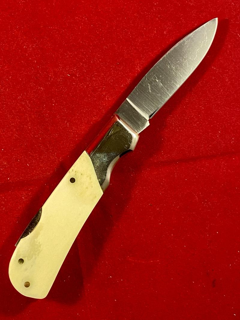 Collector’s Lockback Knife by Frost Cutlery with Custom Scrimshaw of a Blue Marlin by O.D.