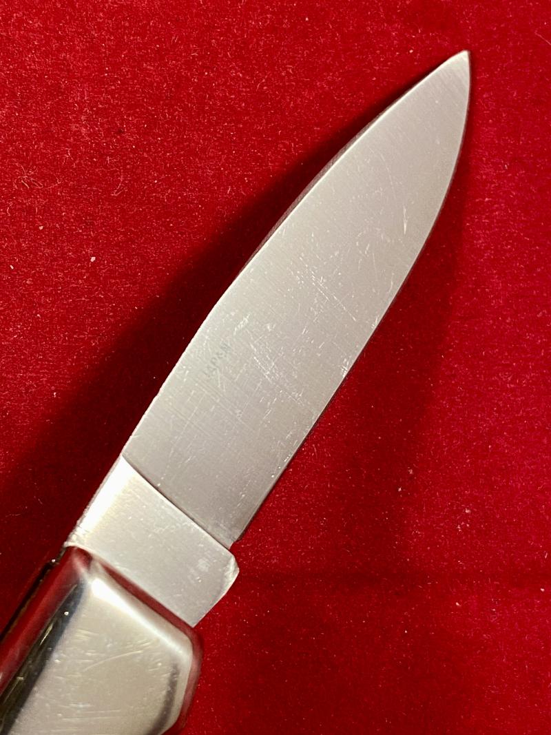 Collector’s Lockback Knife by Frost Cutlery with Custom Scrimshaw of a Blue Marlin by O.D.