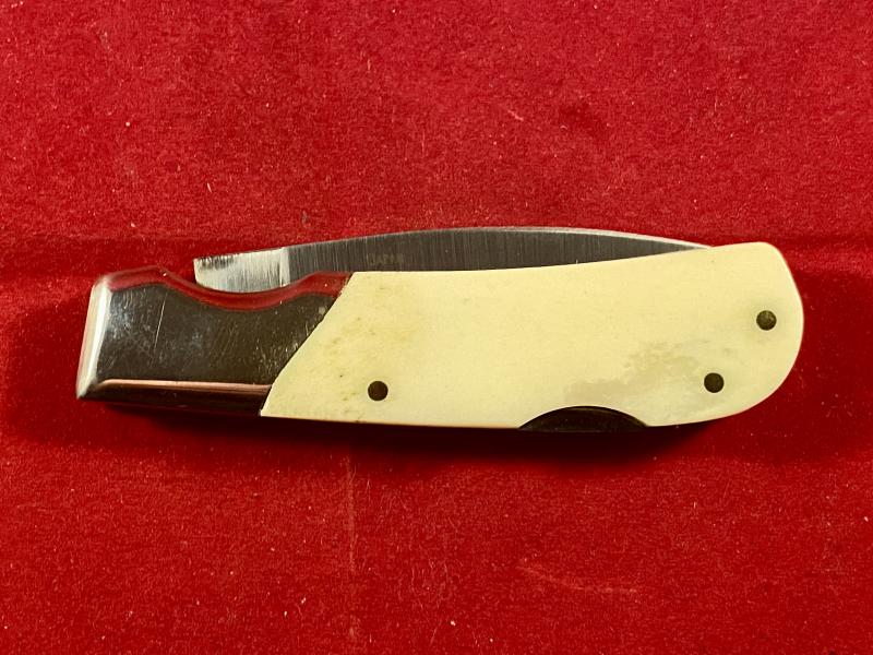 Collector’s Lockback Knife by Frost Cutlery with Custom Scrimshaw of a Blue Marlin by O.D.