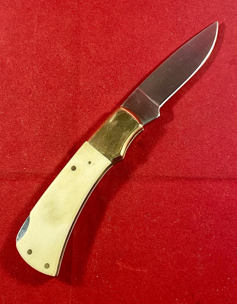 Collector’s Lockback Knife by Frost Cutlery with Custom Scrimshaw of a Bald Eagle by O.D.