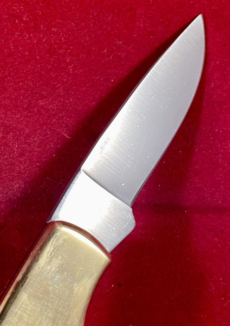 Collector’s Lockback Knife by Frost Cutlery with Custom Scrimshaw of a Bald Eagle by O.D.