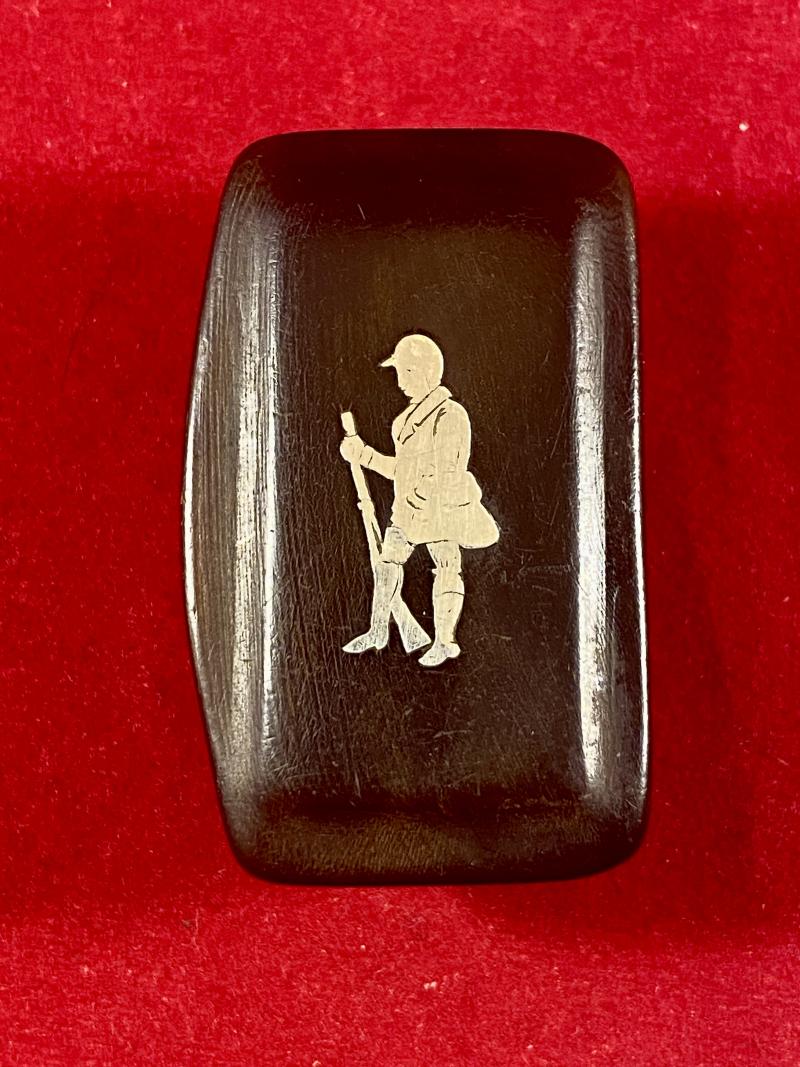 Charming Small Victorian Horn Snuff Box with the Figure of a Man Holding his Shotgun inlaid in Silver on the Lid
